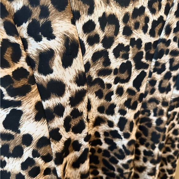 Monteau Leopard Print Blouse - Picture 3 of 5